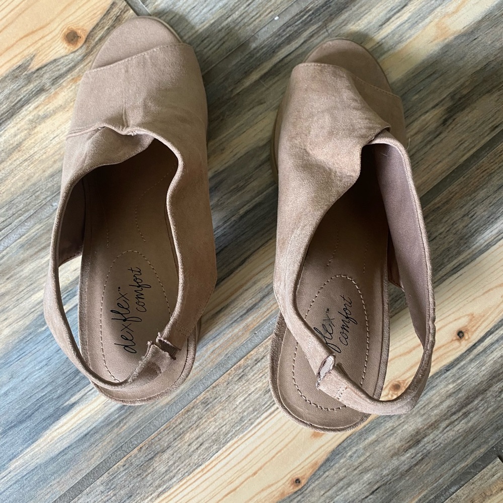 Tan Sandals size 7 Comfortable Slip-On Design,3 inch heels